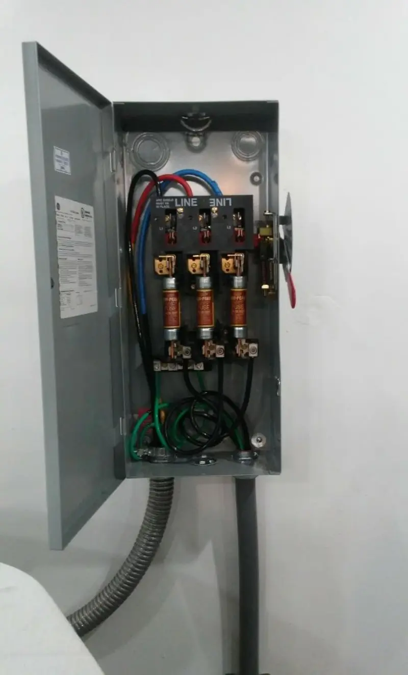 Three-phase disconnect switch installed for Smoke Detector Installation in Red Hill